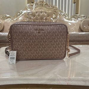 Michael Kors Jet Set Charm Crossbody Bag